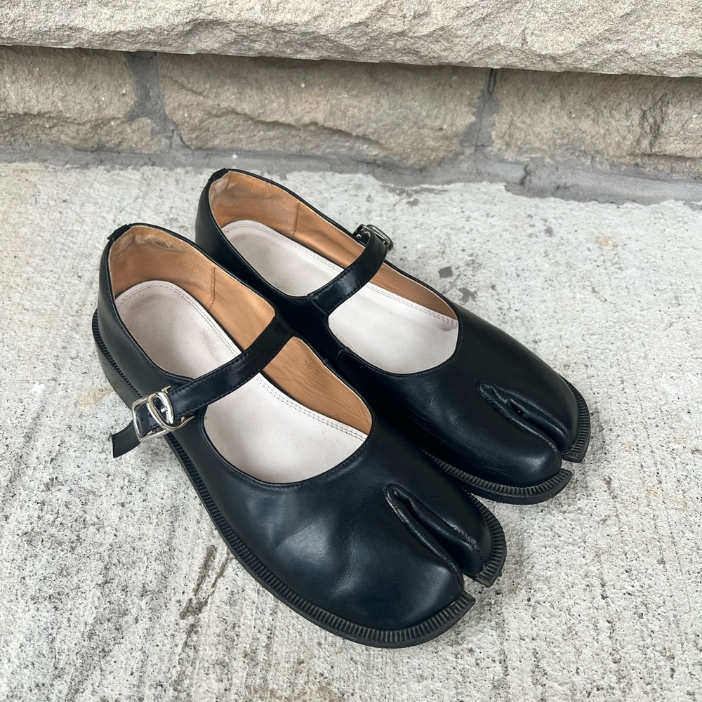 Black leather tabi split toe mary janes